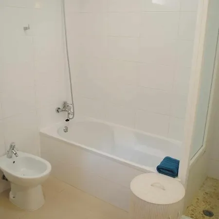 Rosa - Renovated House Overlooking The Sea