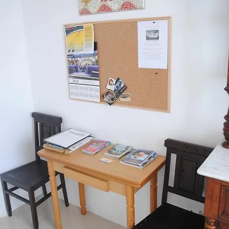 Rosa - Renovated House Overlooking The Sea 게스트하우스 푼샬