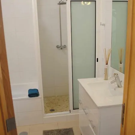 Konukevi Rosa - Renovated House Overlooking The Sea