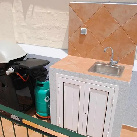 Rosa - Renovated House Overlooking The Sea 3* Funchal