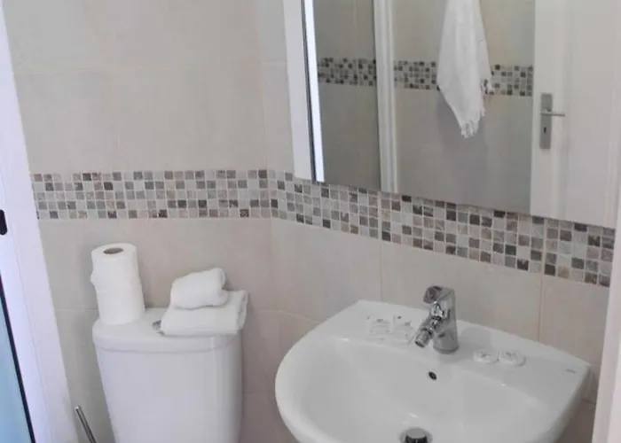 Rosa - Renovated House Overlooking The Sea فونشال